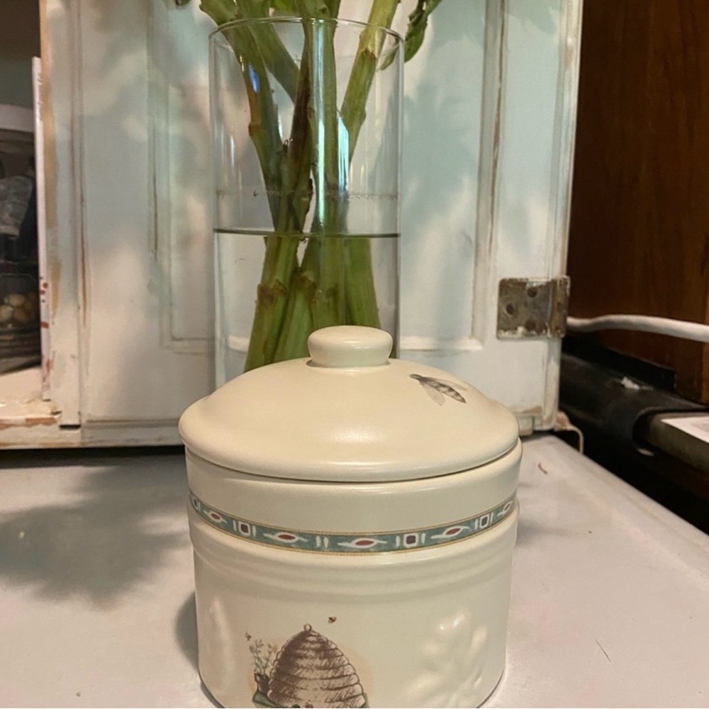 Pfaltzgraff Cream Ceramic Bath Storage Jar